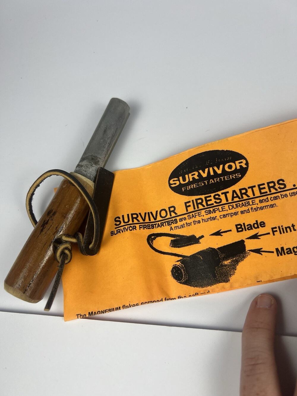 SURVIVOR FIRESTARTER Survival Fire Starter HUNTING CAMPING FISHING